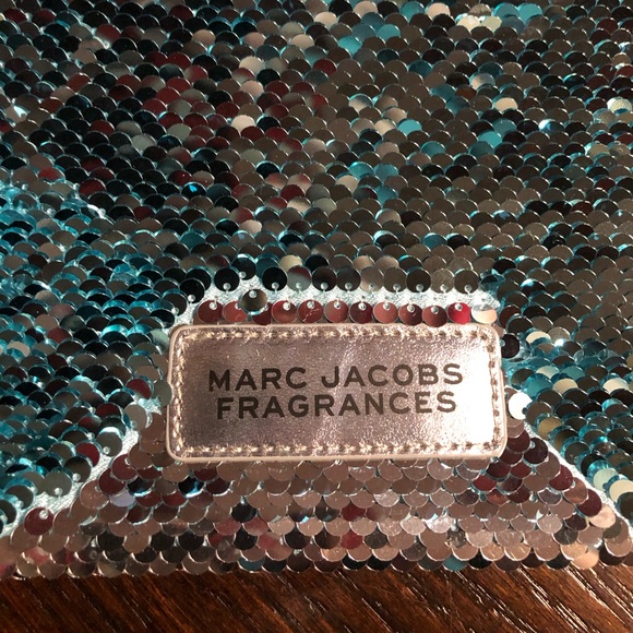 MARK JACOBS FRAGRANCES 
Cosmetic Bags & Cases - Picture 3 of 12